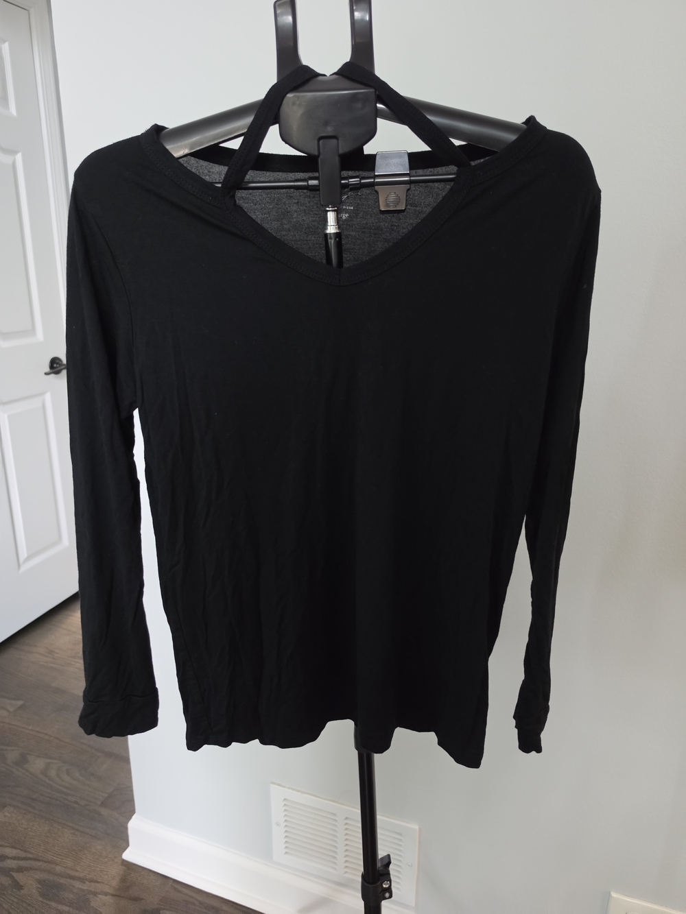 Alya Black Long-Sleeve V-Neck Tee